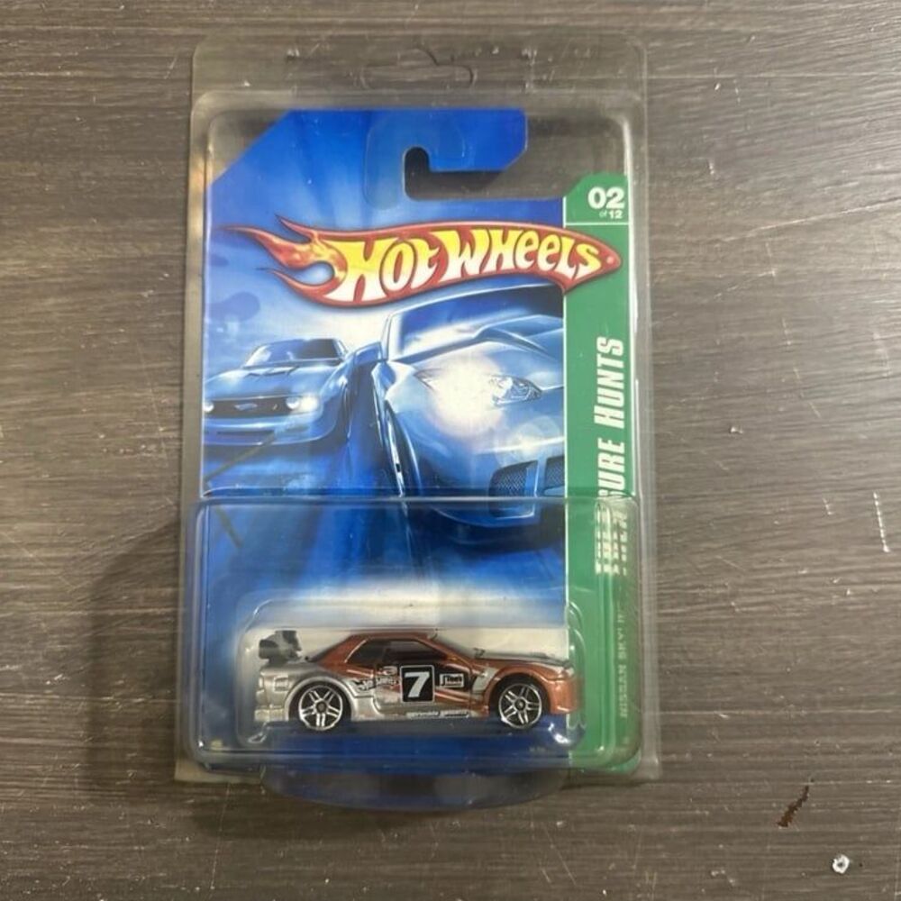 RARE Hot Wheels Nissan Skyline GTR Super Treasure Hunt 2006 w/ Protector